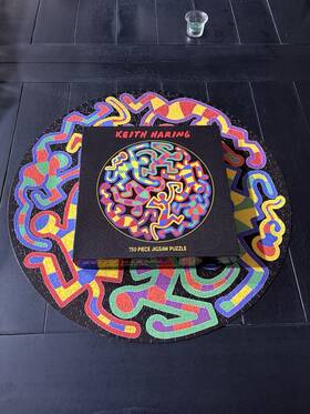 2931-2 Ceaco 021081029315 Keith Haring Monkey Puzzle 1988 #2931-2 750 Piece 24 Inch Round Complete