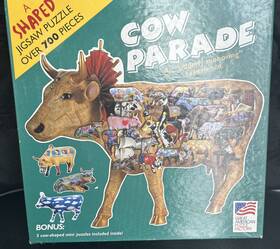Great American Puzzle Factory 010563098024 Vintage 2000 Cow Parade- Shaped Jigsaw 700 Pieces 32 Inch X 27 Free Ship