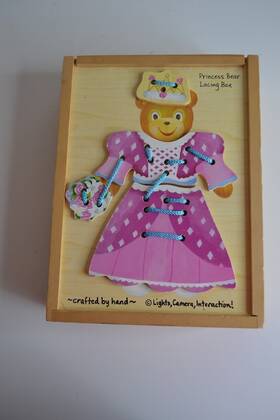 Melissa & Doug 000772905305 Lacing Bear Box Wood Puzzle #530 And Ages 3