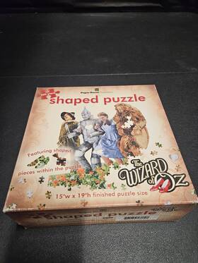 Paper House Productions 767636580121 The Wizard Of Oz 500 Pc Shaped Puzzle 15 Inch W X 19 H