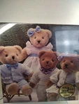 New 550 Piece Jigsaw Puzzle By Hoyle "buttons & Bows" Sealed. Fixed Price $10.00.