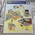 Sesame Street Golden Frame Tray Puzzle 8PC Ages 3-7 1991 Visit To The Library. Fixed Price $24.99.